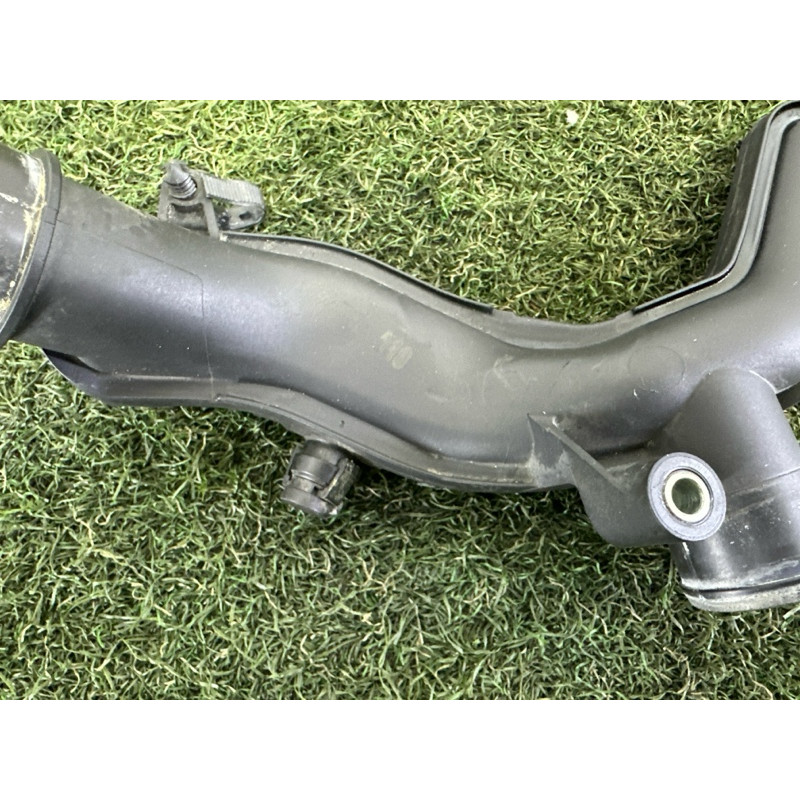 Трубка системы охлаждения (система охлаждения) LAND ROVER Range Rover L405 2016 5.0 LR186859