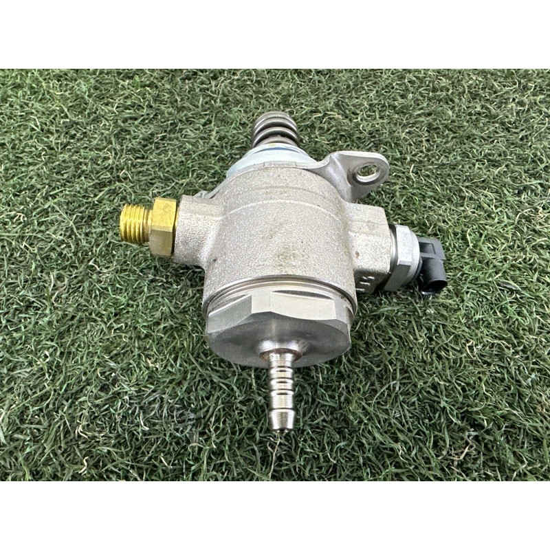 ТНВД (топливная система) AUDI A4 B8 2010 2.0 CAEB 06J127025L