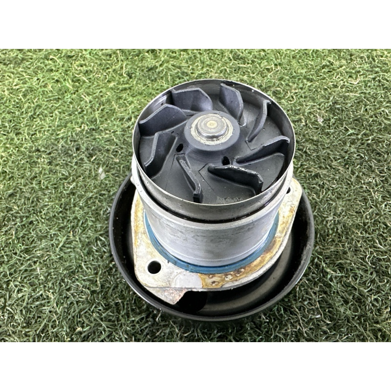 Помпа (система охлаждения) Volkswagen Touareg NF 2011 3.6 03H121008B