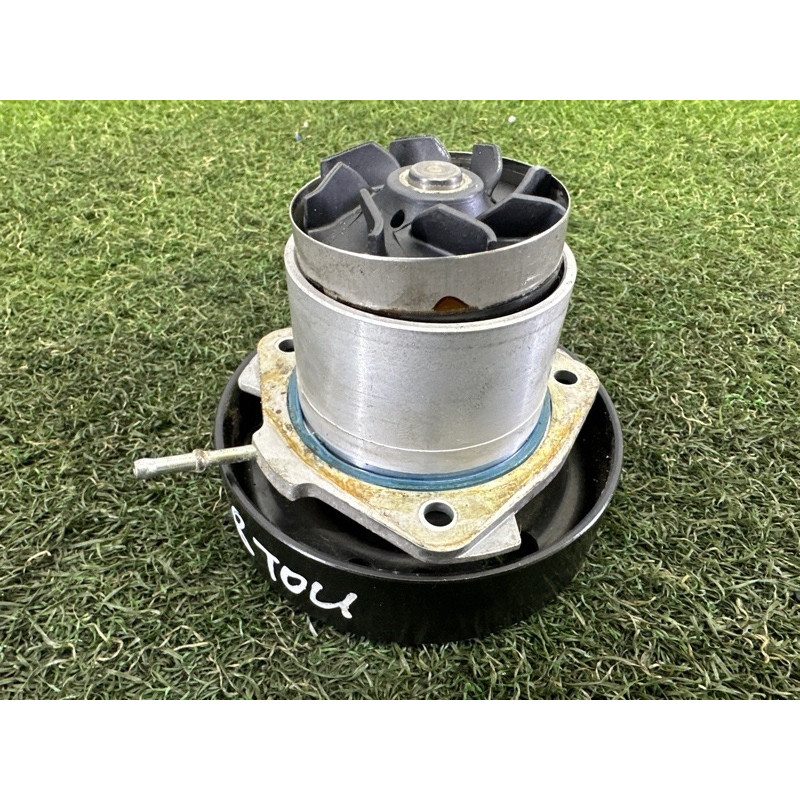 Помпа (система охлаждения) Volkswagen Touareg NF 2011 3.6 03H121008B