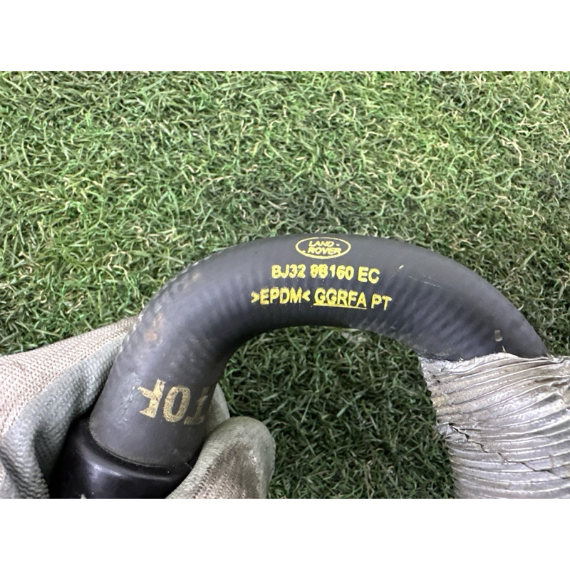 Патрубок (система охлаждения) LAND ROVER Range Rover Evoque L538 2016 2.0 LR054981