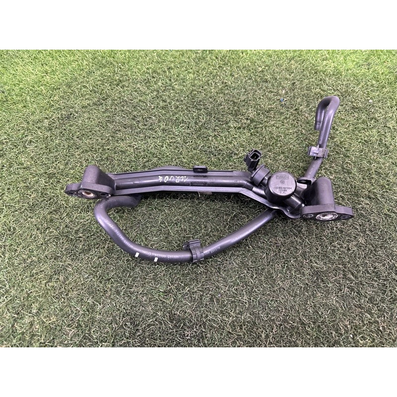 Трубка системы охлаждения (система охлаждения) LAND ROVER Range Rover L405 2016 5.0 LR087559