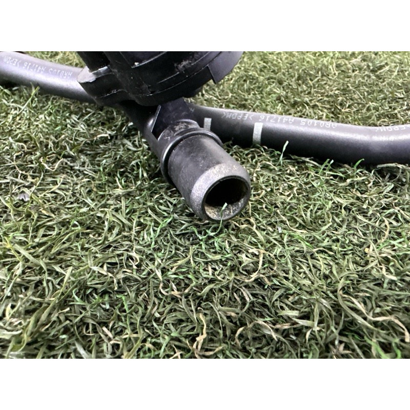 Трубка системы охлаждения (система охлаждения) LAND ROVER Range Rover L405 2016 5.0 LR087559