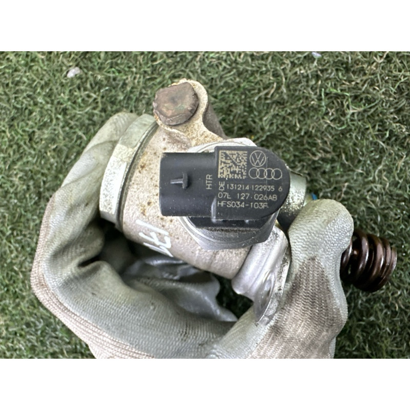 ТНВД (топливная система) Volkswagen Touareg NF 2012 3.0 Hybrid CGFA 07L127026J