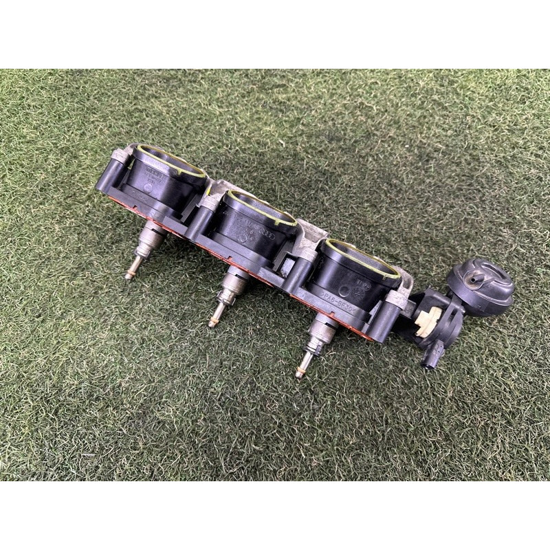 Коллектор впускной (впускная система) Volkswagen Touareg NF 2012 3.0 Hybrid CGFA 06E133110AF