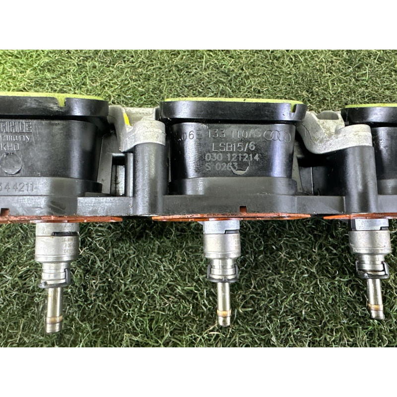 Коллектор впускной (впускная система) Volkswagen Touareg NF 2012 3.0 Hybrid CGFA 06E133110AF