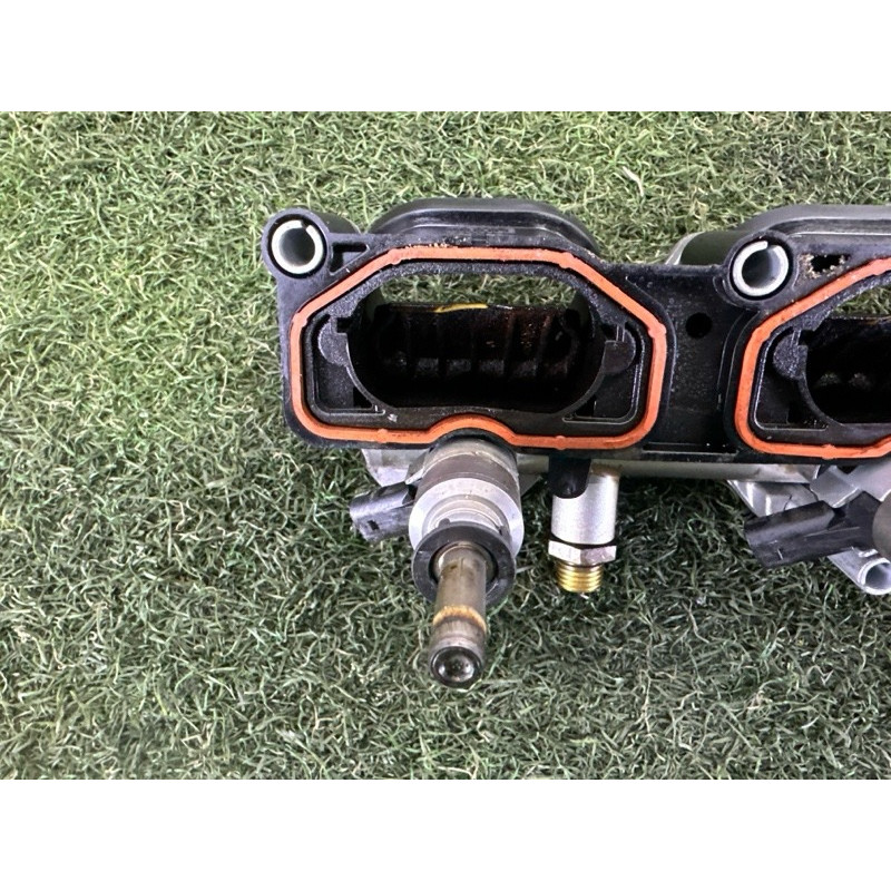 Коллектор впускной (впускная система) Volkswagen Touareg NF 2012 3.0 Hybrid CGFA 06E133110AF