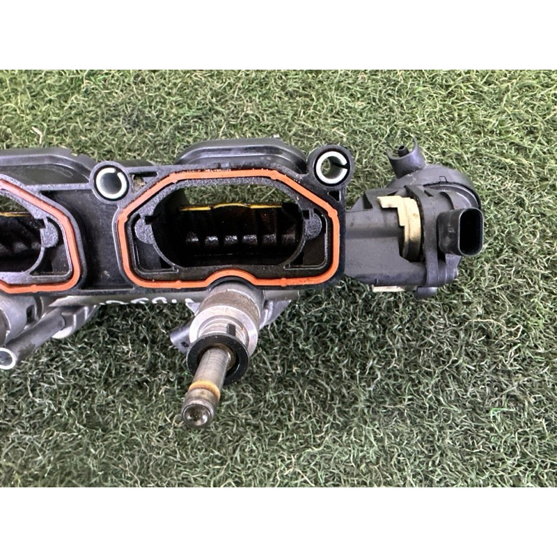 Коллектор впускной (впускная система) Volkswagen Touareg NF 2012 3.0 Hybrid CGFA 06E133110AF