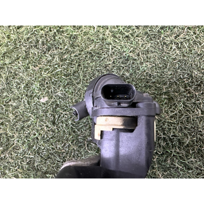 Коллектор впускной (впускная система) Volkswagen Touareg NF 2012 3.0 Hybrid CGFA 06E133110AF