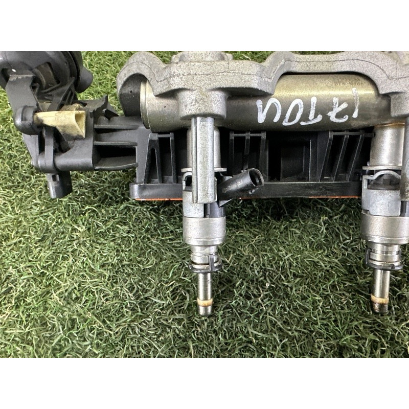 Коллектор впускной (впускная система) Volkswagen Touareg NF 2012 3.0 Hybrid CGFA 06E133110AF