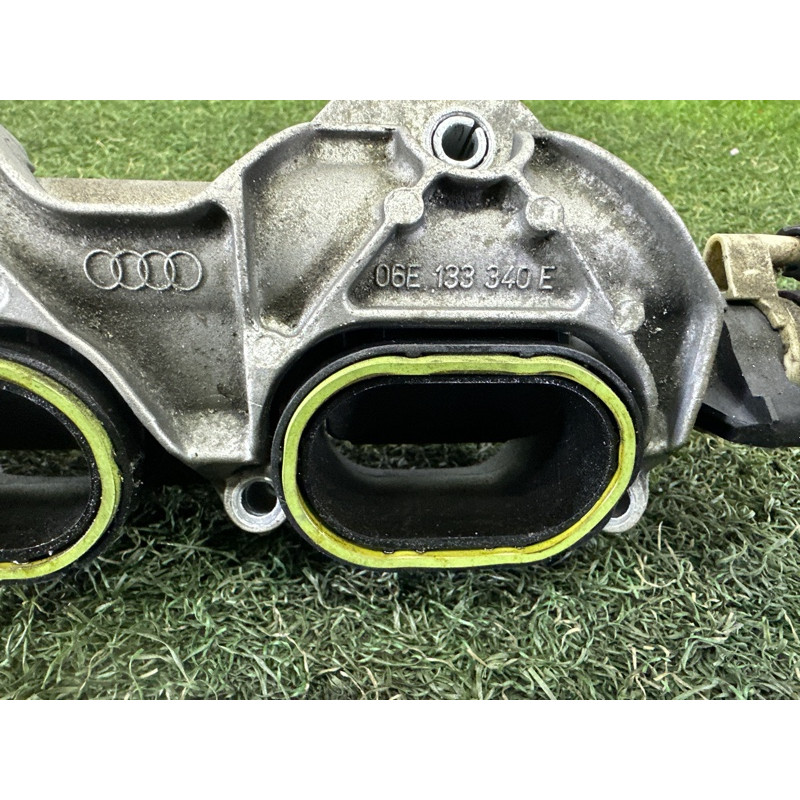 Коллектор впускной (впускная система) Volkswagen Touareg NF 2012 3.0 Hybrid CGFA 06E133110AF