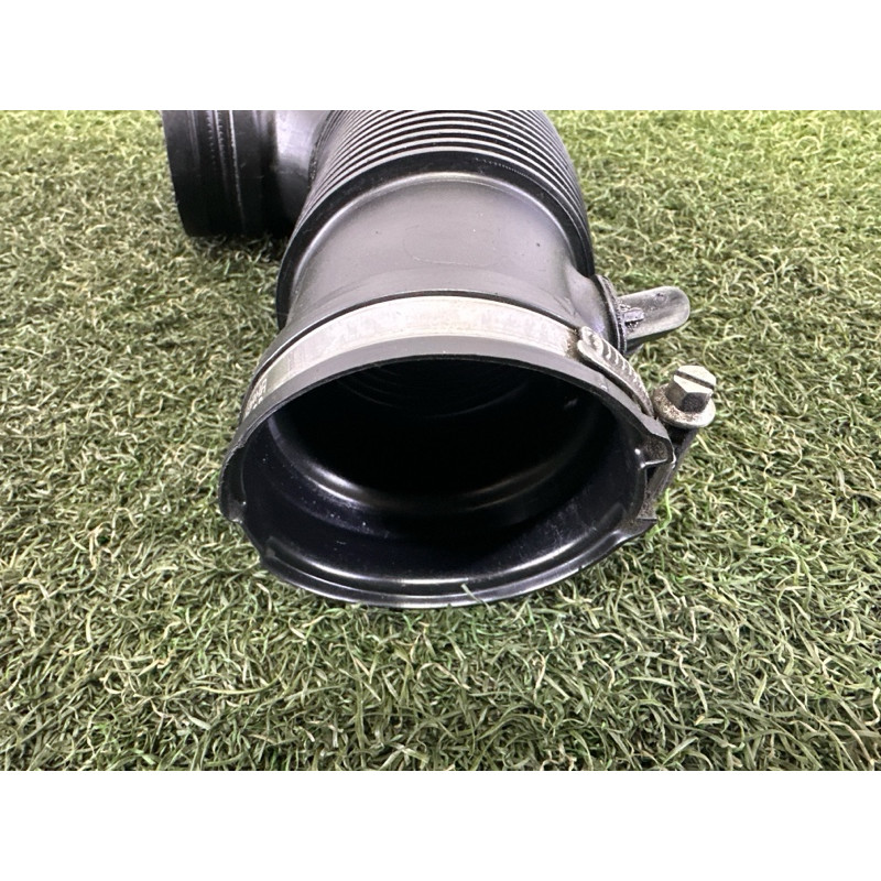 Патрубок воздушного фильтра (впускная система) AUDI A4 B9 2017 2.0 TFSI 06L129629A