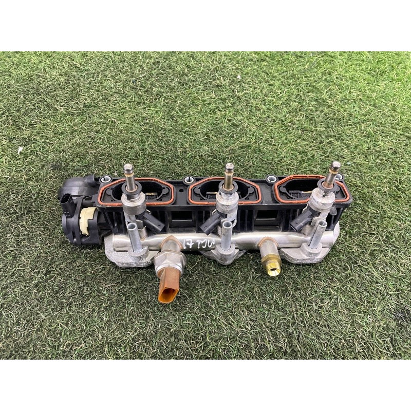 Коллектор впускной (впускная система) Volkswagen Touareg NF 2012 3.0 Hybrid CGFA 06E133109AF