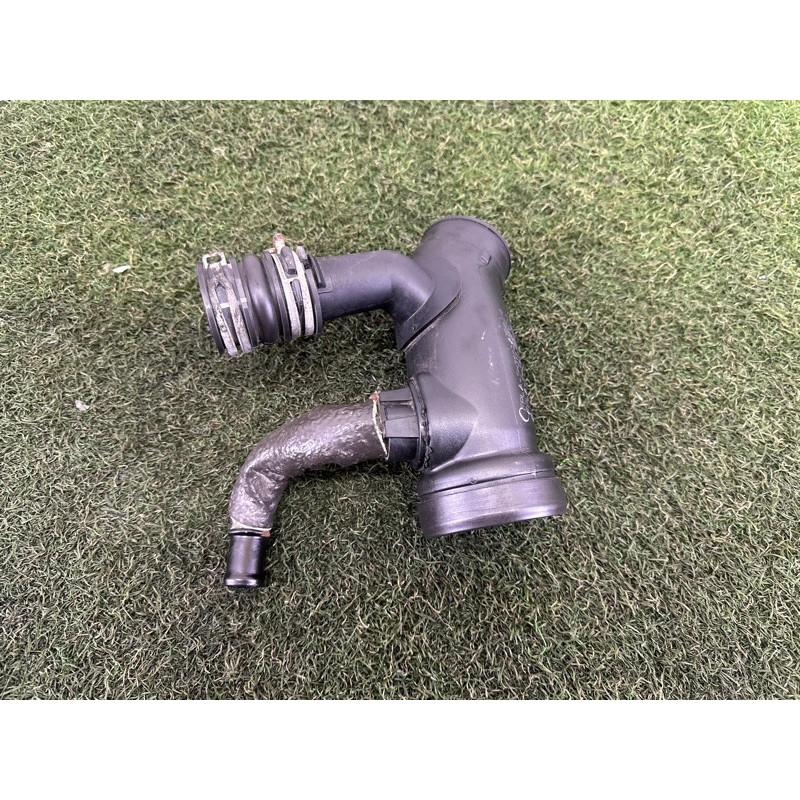 Патрубок (система охлаждения) LAND ROVER RANGE ROVER Sport L494 2016 3.0 Diesel LR084058