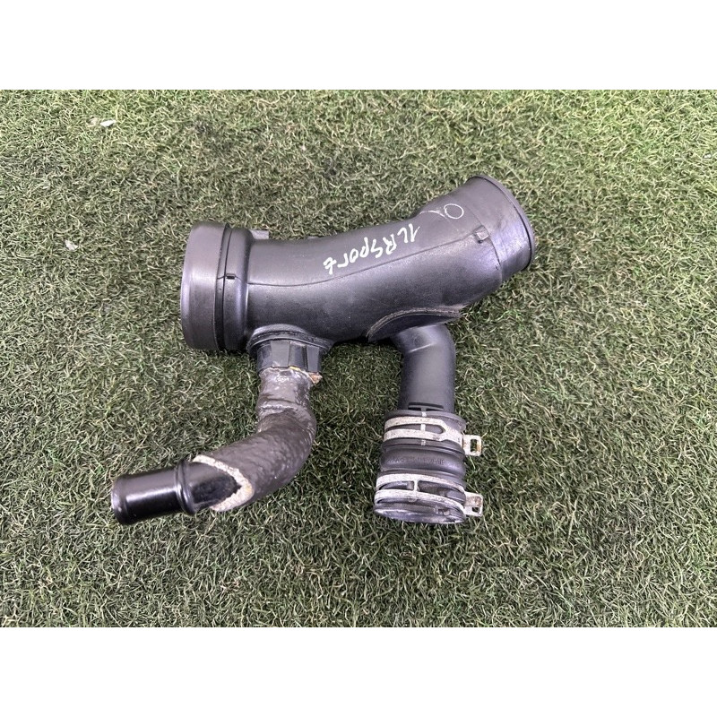 Патрубок (система охлаждения) LAND ROVER RANGE ROVER Sport L494 2016 3.0 Diesel LR084058