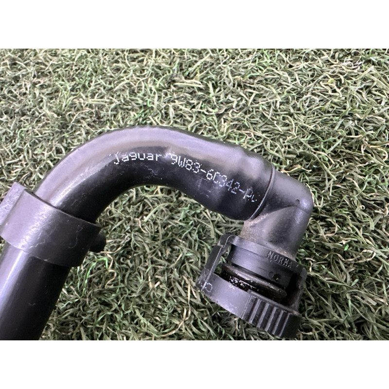 Трубка вентиляции (двигатель и элементы) LAND ROVER Range Rover L405 2016 5.0 LR010867