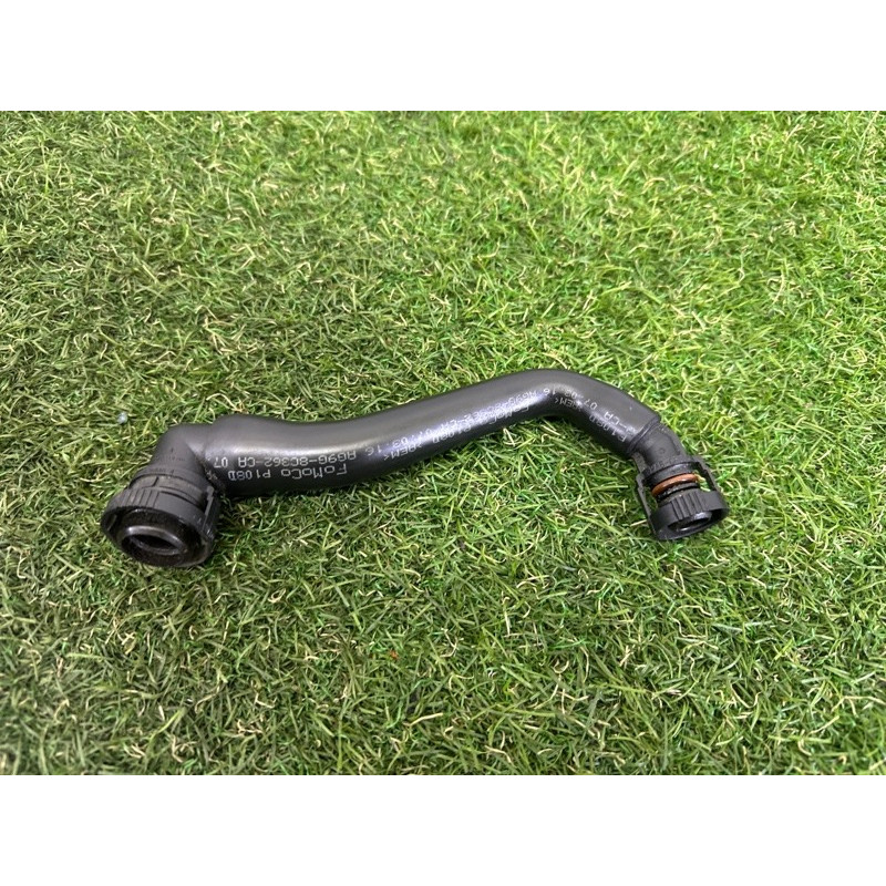 Трубка вентиляции картерных газов (двигатель и элементы) LAND ROVER Range Rover Evoque L538 2016 2.0 LR028849