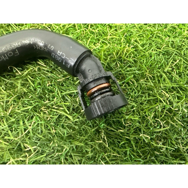 Трубка вентиляции картерных газов (двигатель и элементы) LAND ROVER Range Rover Evoque L538 2016 2.0 LR028849