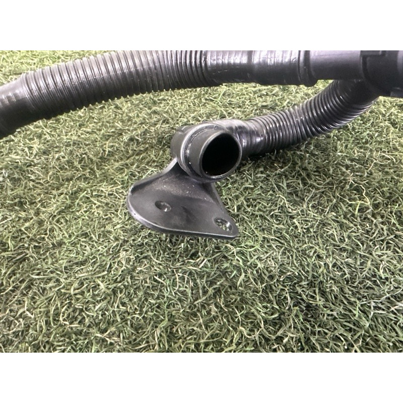 Трубка вентиляции (двигатель и элементы) AUDI Q5 8R 2010 3.2 CALB 06E103217AA