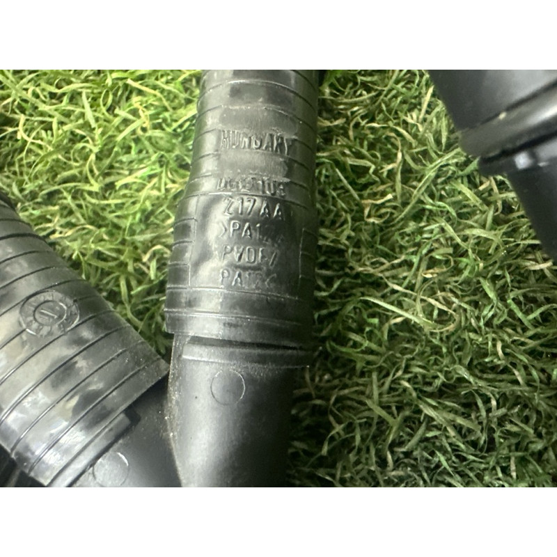 Трубка вентиляции (двигатель и элементы) AUDI Q5 8R 2010 3.2 CALB 06E103217AA