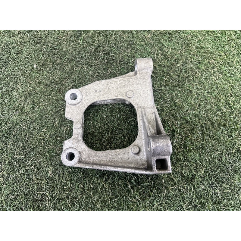 Кронштейн промежуточного вала (трансмиссия) LAND ROVER Range Rover Evoque L538 2016 2.0 LR048530