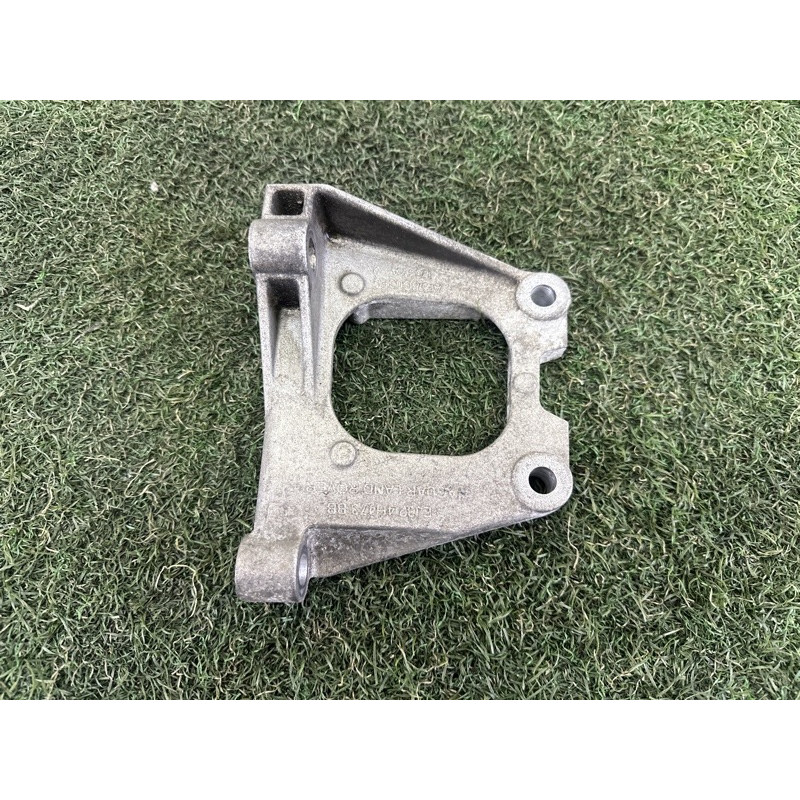 Кронштейн промежуточного вала (трансмиссия) LAND ROVER Range Rover Evoque L538 2016 2.0 LR048530