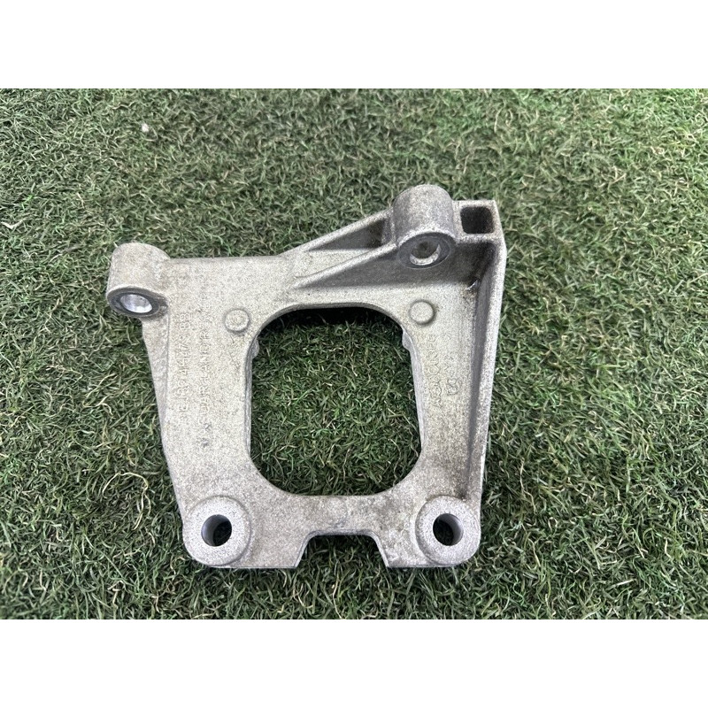 Кронштейн промежуточного вала (трансмиссия) LAND ROVER Range Rover Evoque L538 2016 2.0 LR048530