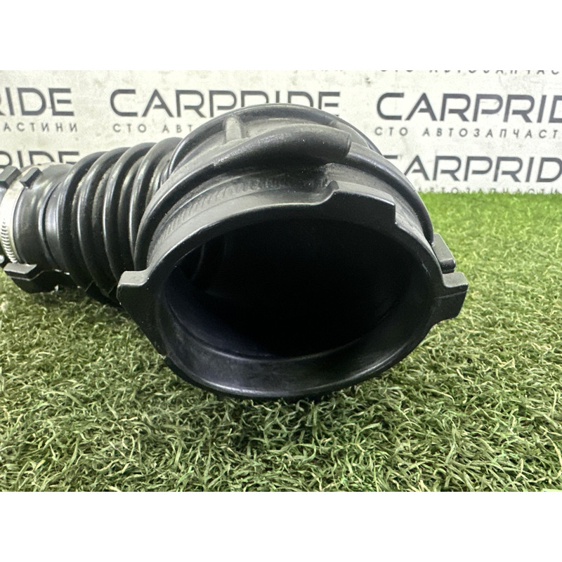 Патрубок воздушного фильтра (впускная система) AUDI A4 B8 2013 2.0 TFSI 06H129629E