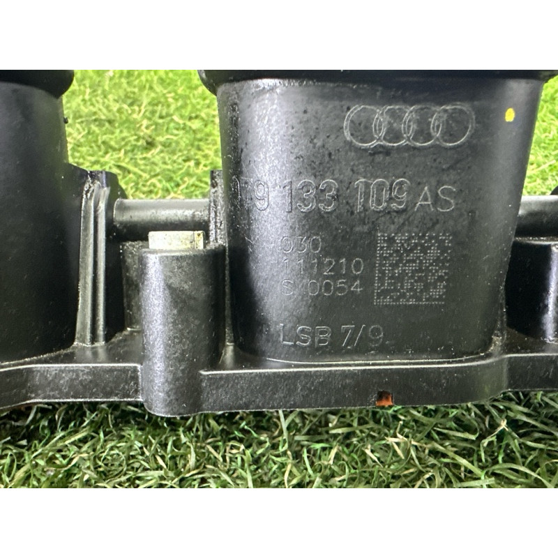 Коллектор впускной (впускная система) AUDI A8 D4 2011 4.2 CDRA 079133109AT