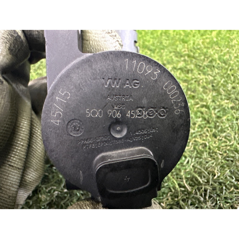 Клапан системы охлаждения (электрика / кнопки) AUDI A3 8V 2016 1.8 CNSB 5Q0906457K