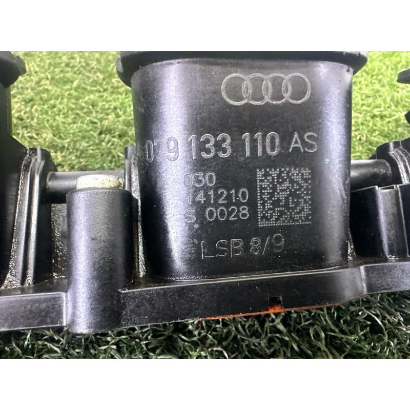 Коллектор впускной (впускная система) AUDI A8 D4 2011 4.2 CDRA 079133110AT