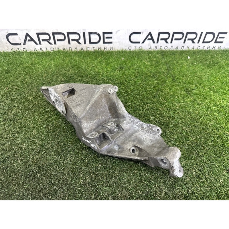 Кронштейн (двигатель и элементы) LAND ROVER RANGE ROVER Sport L494 2016 3.0 Diesel LR065741