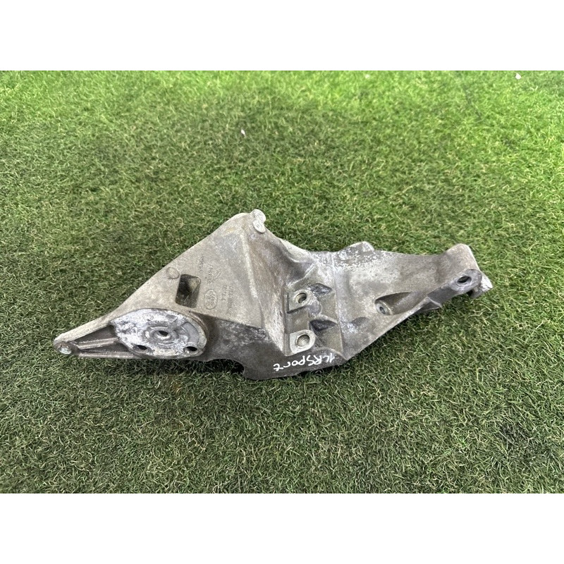 Кронштейн (двигатель и элементы) LAND ROVER RANGE ROVER Sport L494 2016 3.0 Diesel LR065741