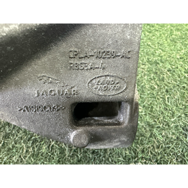 Кронштейн (двигатель и элементы) LAND ROVER RANGE ROVER Sport L494 2016 3.0 Diesel LR065741