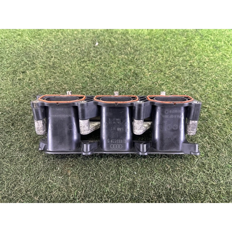 Коллектор впускной (впускная система) AUDI Q5 8R 2012 3.2 06E133125D