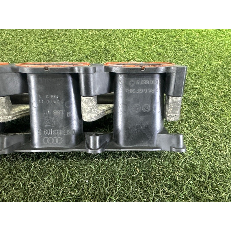 Коллектор впускной (впускная система) AUDI Q5 8R 2012 3.2 06E133125D