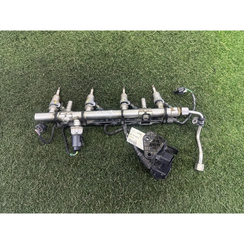 Топливная рампа (топливная система) AUDI Q5 FY 2018 2.0 DAYB 06K133317AA