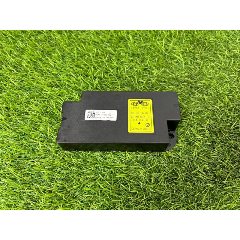 Блок управления подогревом сидения (электрика / блоки управления) Hyundai Ioniq AE 2018 1.6 Hybrid 88196G2100