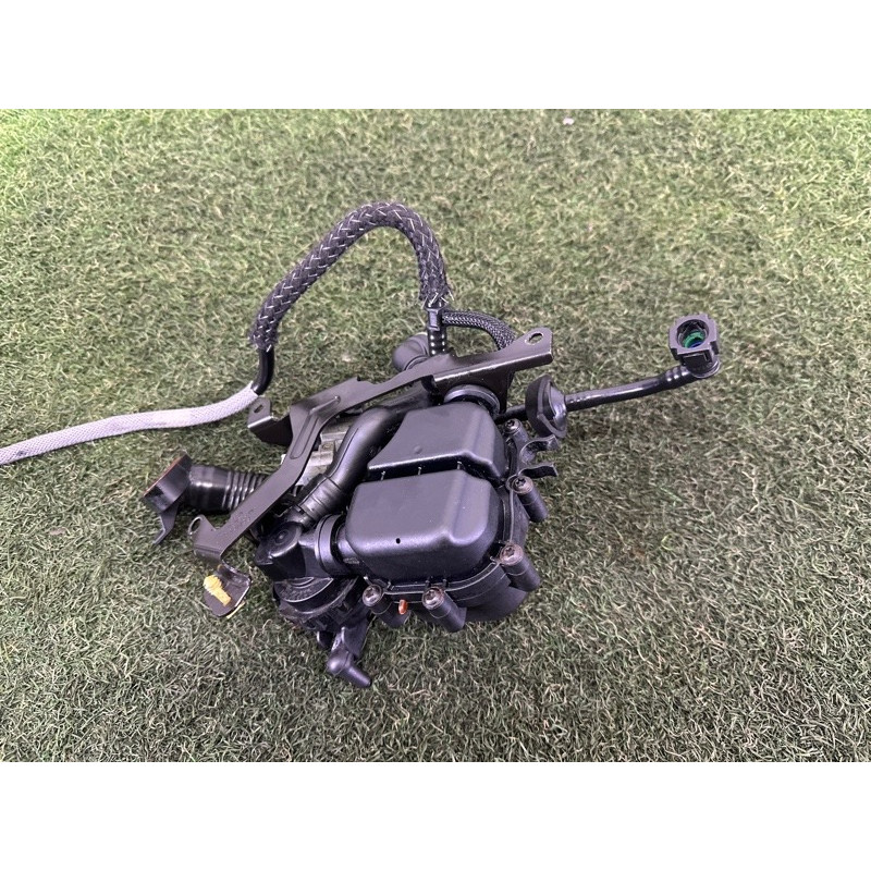 Резонатор воздушный (впускная система) LAND ROVER Range Rover L405 2016 5.0 LR049366