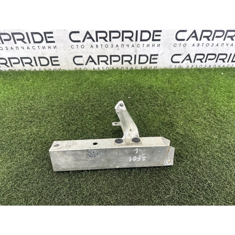 Кронштейн усилителя бампера (стекла и зеркала) BMW 7-series F01 2011 3.0 N54 51117273399