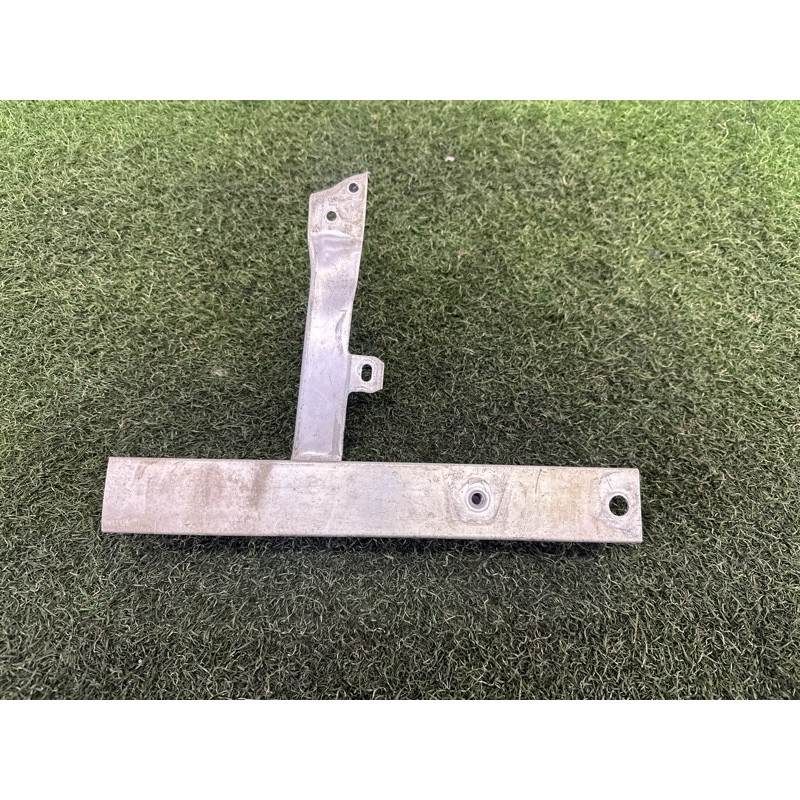 Кронштейн усилителя бампера (стекла и зеркала) BMW 7-series F01 2011 3.0 N54 51117273399