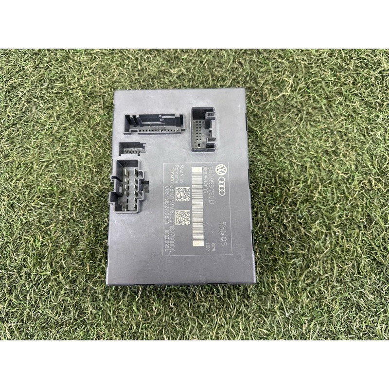 Блок управления сиденьем (электрика / блоки управления) AUDI Q5 8R 2012 3.2 8R0959760D