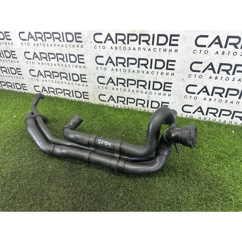 Патрубок (система охлаждения) Volkswagen Touareg NF 2013 3.6 7P6122101M