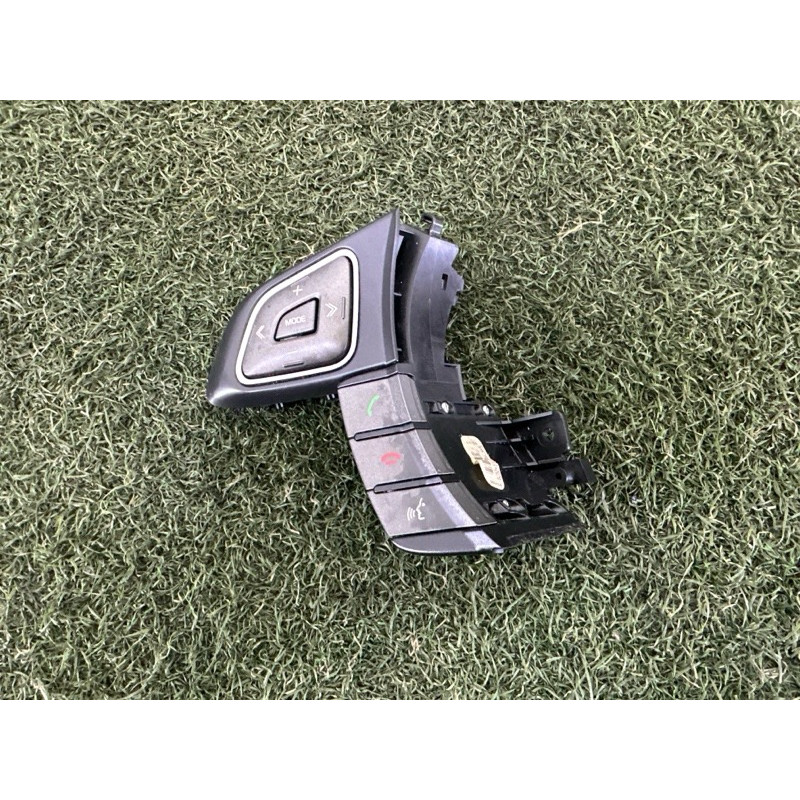 Кнопки керма (электрика / кнопки) LAND ROVER Range Rover Evoque L538 2016 2.0 LR071302