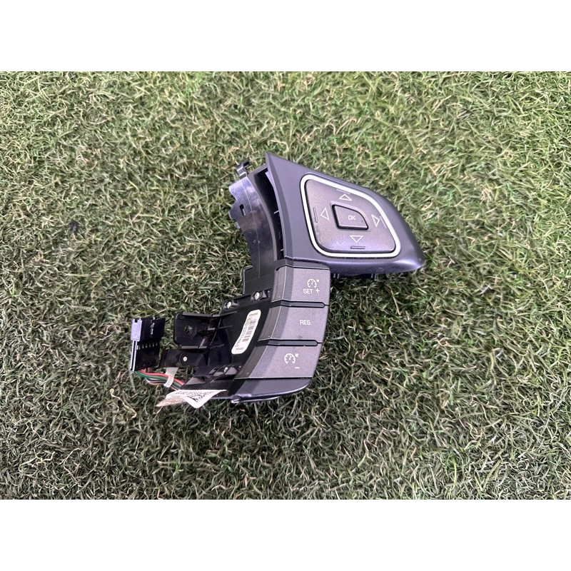 Кнопки руля (электрика / кнопки) LAND ROVER Range Rover Evoque L538 2016 2.0 LR071304