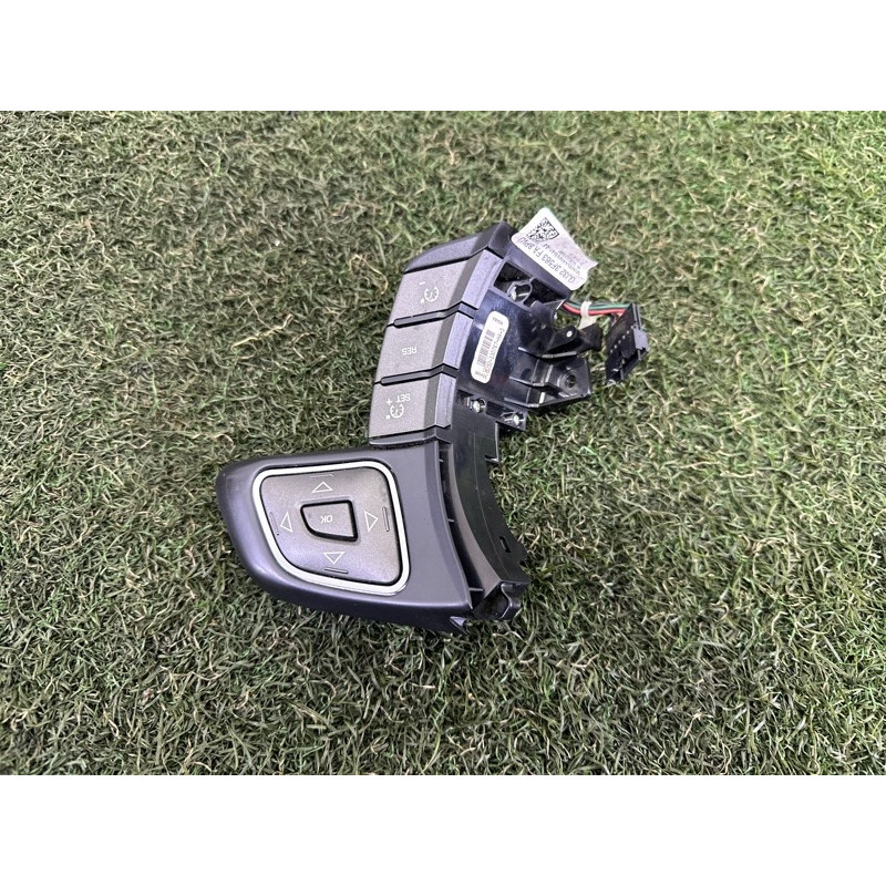 Кнопки руля (электрика / кнопки) LAND ROVER Range Rover Evoque L538 2016 2.0 LR071304