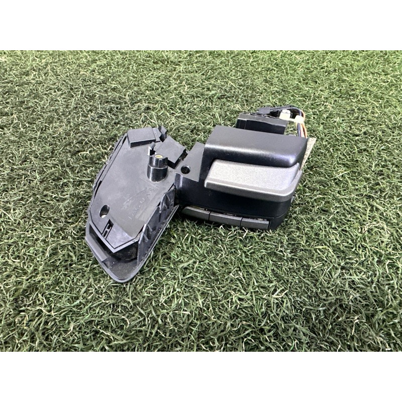 Кнопки руля (электрика / кнопки) LAND ROVER Range Rover Evoque L538 2016 2.0 LR071304