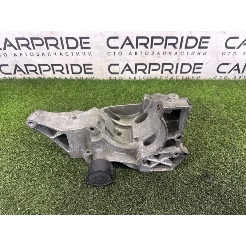 Кронштейн компрессора кондиционера (кронштейны двигателя) BMW X5 E70 2010 N57D30A 11167802639