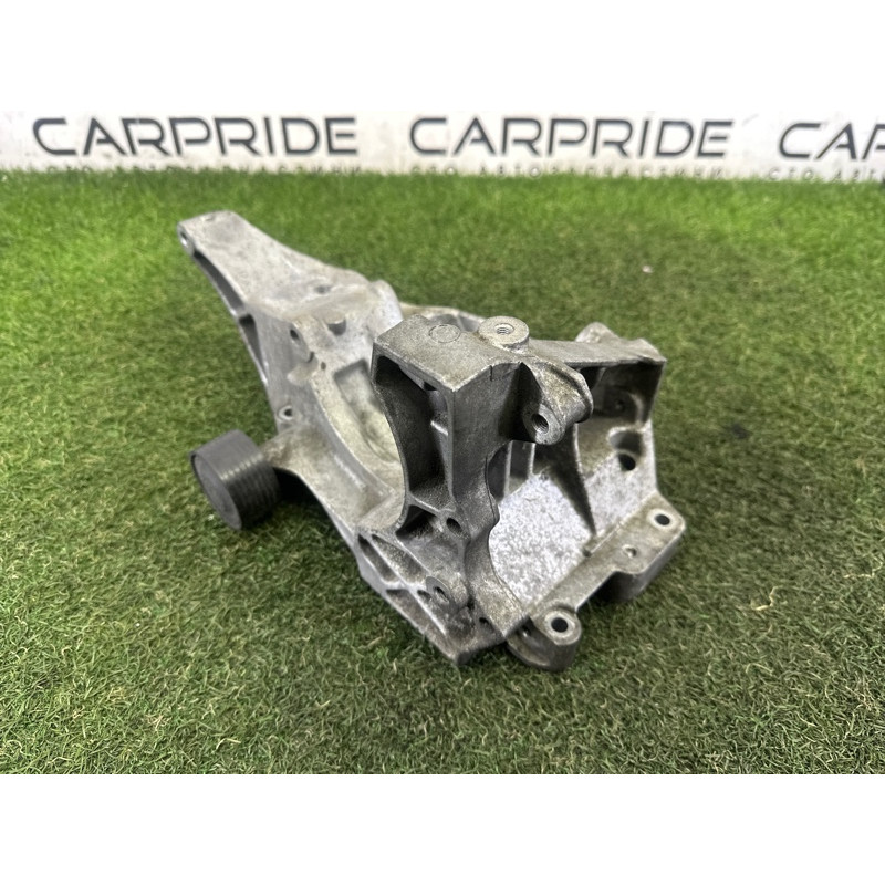 Кронштейн компрессора кондиционера (кронштейны двигателя) BMW X5 E70 2010 N57D30A 11167802639