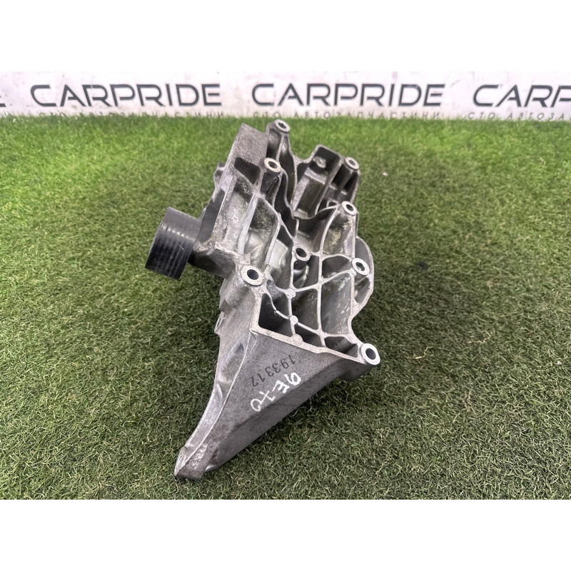 Кронштейн компрессора кондиционера (кронштейны двигателя) BMW X5 E70 2010 N57D30A 11167802639